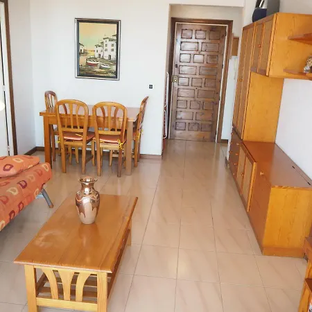 With Views Of And Sea Views. Simple And Cozy. Apartamento *