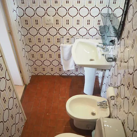 With Views Of And Sea Views. Simple And Cozy. Apartamento