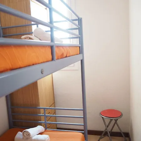 With Views Of And Sea Views. Simple And Cozy. Καλέλα